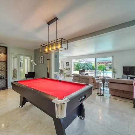 Piscine Eau Salee Avec Jeux Multiples Villa *