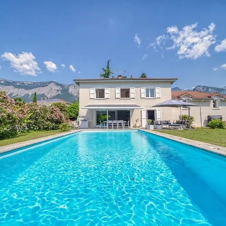 Piscine Eau Salee Avec Jeux Multiples * Saint Ismier